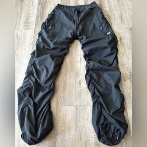 Scrunch sides black athletic pants